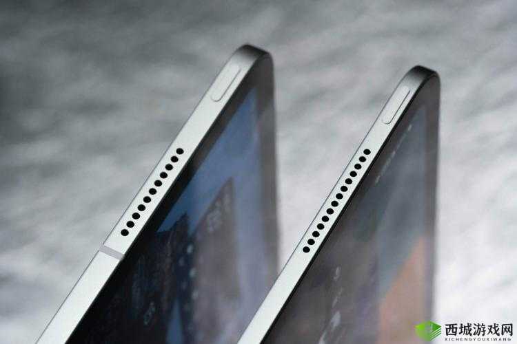MACBOOK 少女:青春的科技之旅