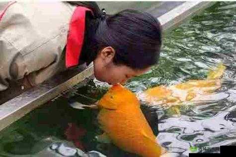 女人绝技:鲤鱼喝水超神奇