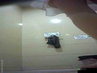 久久精品超碰厕拍：独特视角下的精彩呈现
