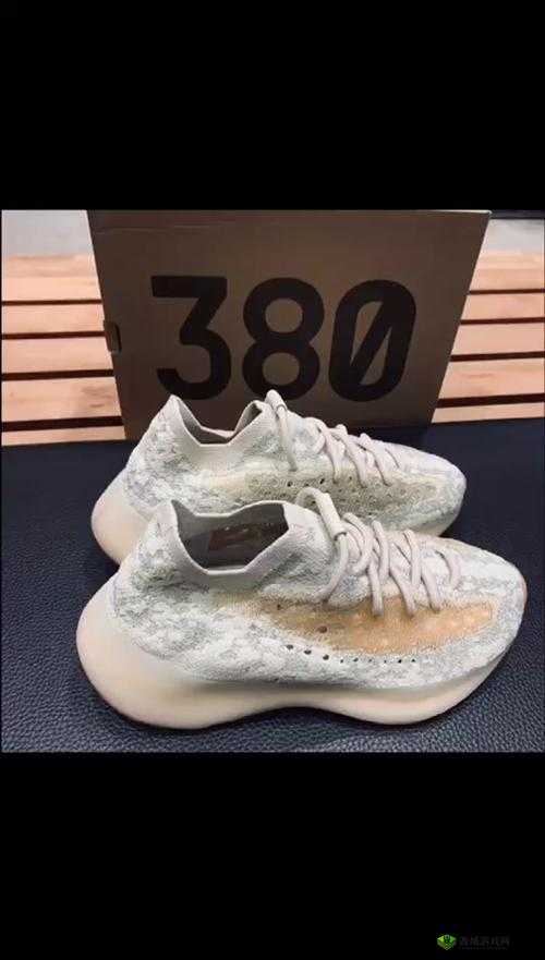 YEEZY380 蜜桃粉满天星污:时尚潮鞋的魅力展现
