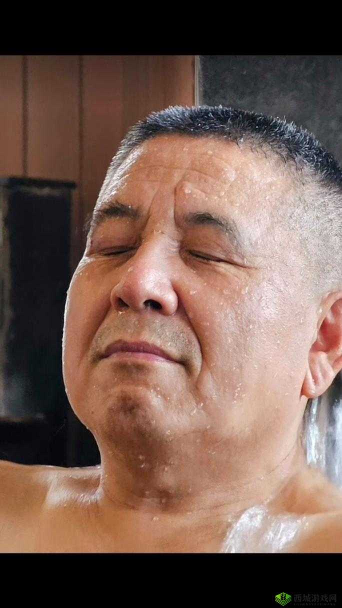 ChinaGay洗澡偷偷搓澡工的真实经历与体验分享,揭秘背后的故事与行业现状